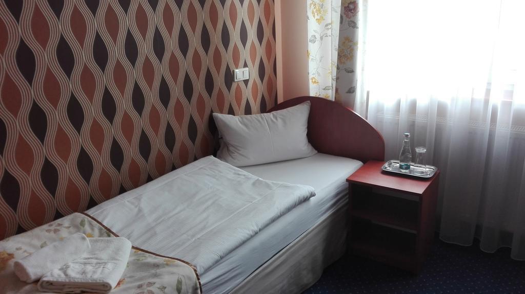 Artix Hotel Zbaszynek Ngoại thất bức ảnh